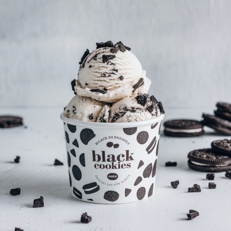 Black-Cookies-Aromapaste Bigatton — Black-Cookies-Eis im Becher mit Schokoladensplittern