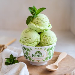 Pasta Menta C Bigatton — helado de menta en taza con hojas de menta