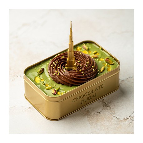 Bigatton Dubai Chocolate Style flavoring paste — elegant presentation of whipped ice cream in tray