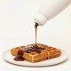 Amaretto-Topping 3N Bigatton — Topping über Waffel gegossen