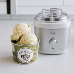 Pistachio pure gold flavoring paste Bigatton — in bowl