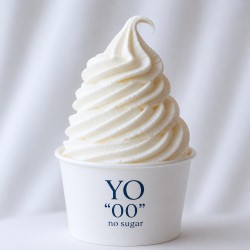 Yo Zero Zero Bigatton — gelato soft in coppetta in coppa di vetro