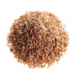Granulés de Riz Bigatton — produit en vrac sur fond neutre